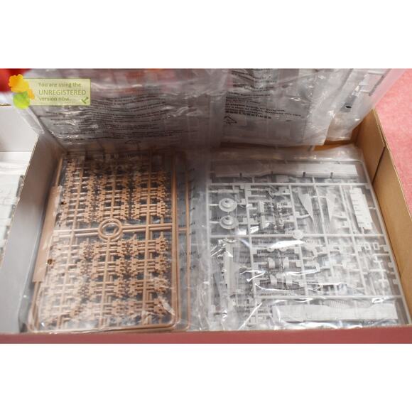 Trumpeter Russian T-72B2 MBT Rogatka Model Kit 1/35 (Package Wear) - Picture 6 of 15